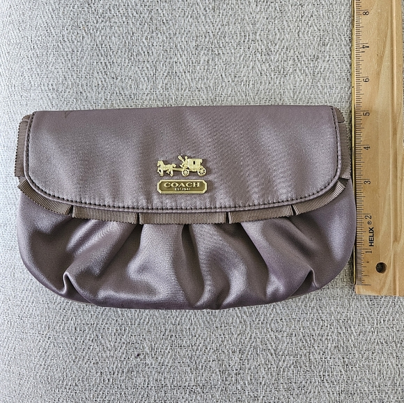 Coach clutch - Picture 2 of 8